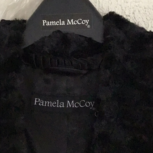 Faux fur jacket. - Picture 6 of 8